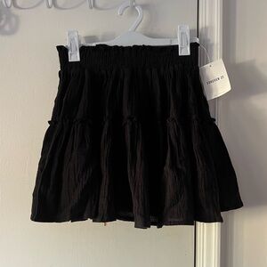 Black skirt with elastic waistband
